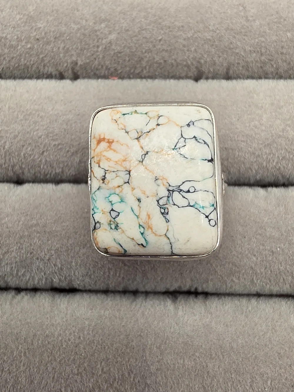 White Multicolor Marble Dyed Howlite Accent Ring Size 6 - Unbranded